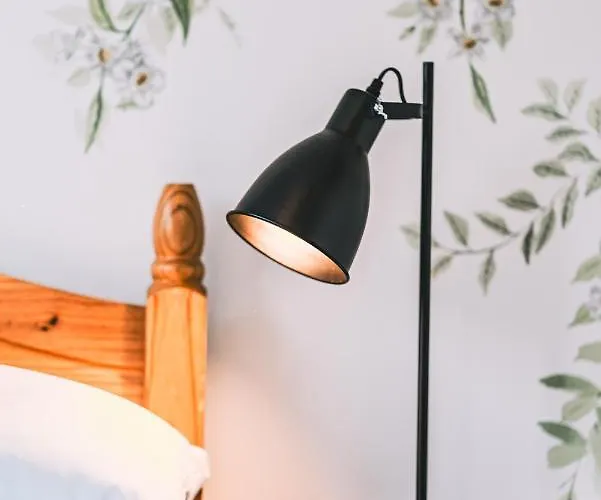 Luxurious 3 Bed Home, Free Parking Сasa de vacaciones *