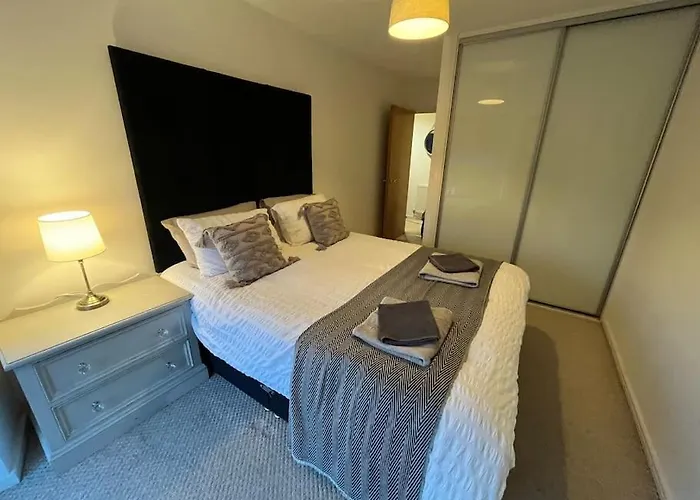 Etihad Fc 2br With Water View Манчестер