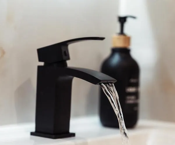 Exquisite 6 Bedroom Luxury *