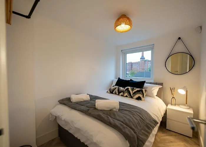 Exquisite 6 Bedroom Luxury Feriehus Manchester