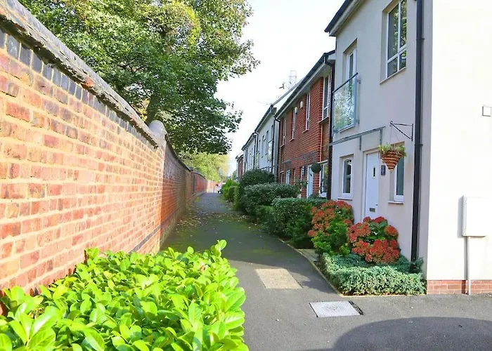 Luxurious Townhouse In