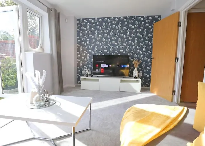 Luxurious Townhouse In *