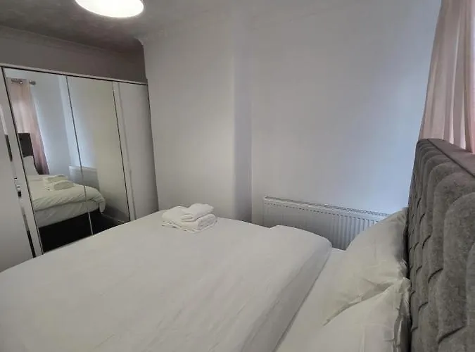 Serene 3br With Free Parking