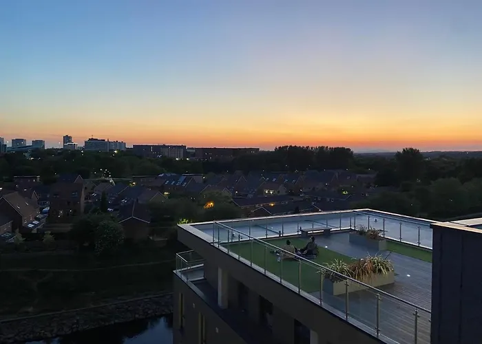 Riverside Wharf - Free Parking, Business, Couples & Families 아파트