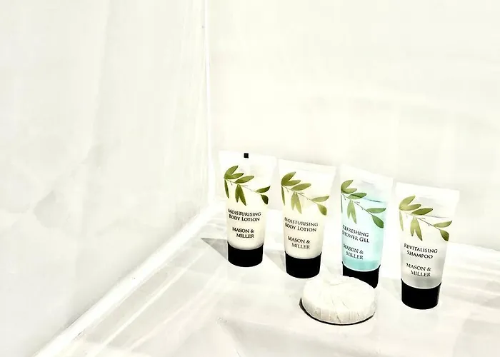 Spacious 1-bed In Stretford شقة