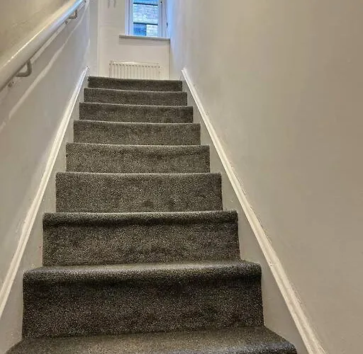 Spacious 1-bed In Stretford