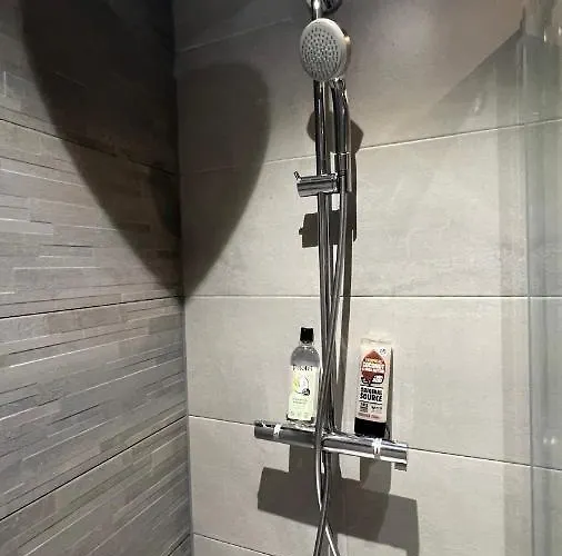 דירה Stunning Centre Apartment! Ideal For Small Groups