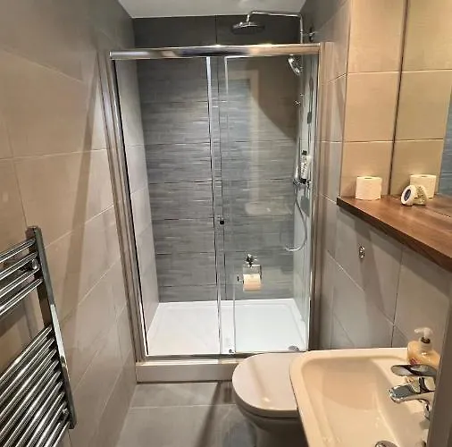 Stunning Centre Apartment! Ideal For Small Groups *