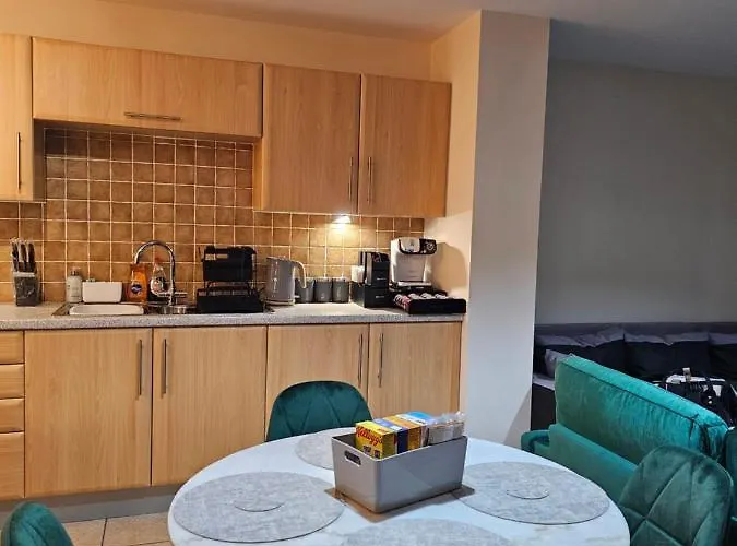 Waterfront, Ethihad Stadium Apartament *