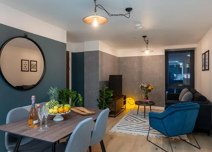 Kula - Centre * Manchester