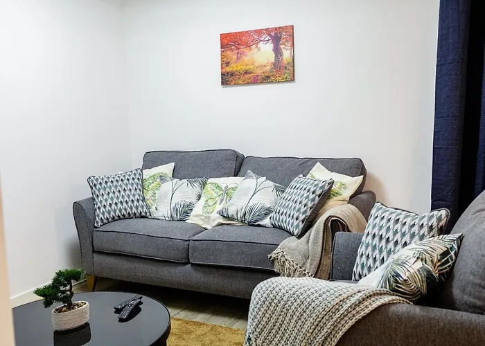 Feriehus Beautifully Fab 3 Bedroom 4 Beds New 8 Guests Stretford Trafford