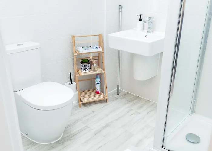 Beautifully Fab 3 Bedroom 4 Beds New 8 Guests Stretford Trafford * 맨체스터