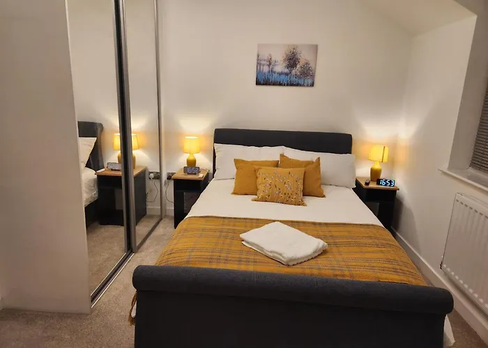 Feriehus Beautifully Fab 3 Bedroom 4 Beds New 8 Guests Stretford Trafford Manchester