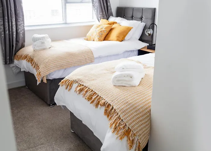 펜션 Beautifully Fab 3 Bedroom 4 Beds New 8 Guests Stretford Trafford 맨체스터