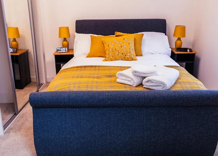 펜션 Beautifully Fab 3 Bedroom 4 Beds New 8 Guests Stretford Trafford *