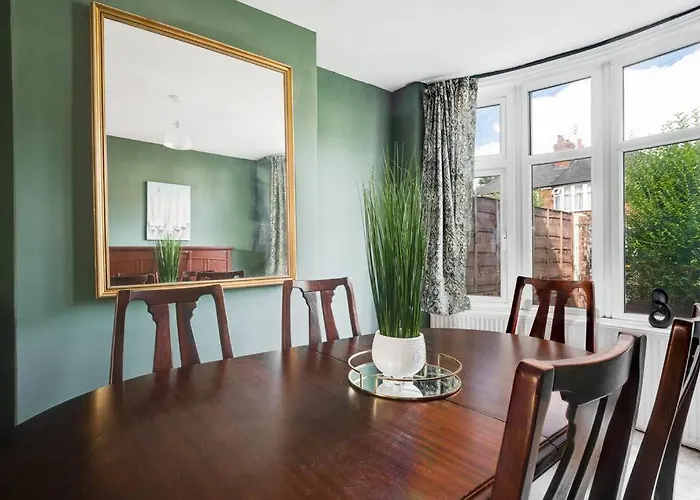 Charming 3bd Didsbury House Apartament *