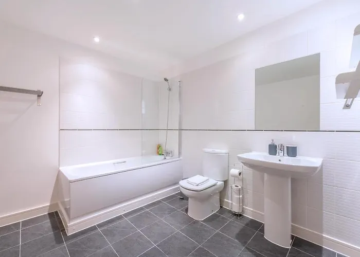 2bed Homely Hideout In City Centre Апартаменты *