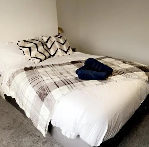 Elegant Ellesmere, Comfortable, Budget, Friendly مانشستر