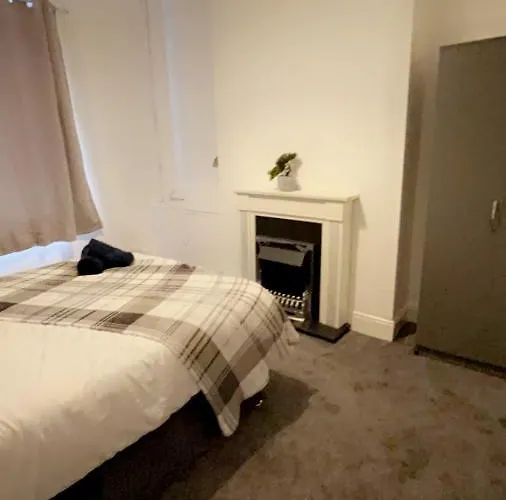 Elegant Ellesmere, Comfortable, Budget, Friendly