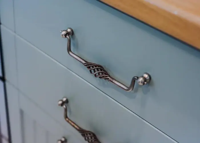 Spacious Near United Stadium - Pass The Keys Manchester