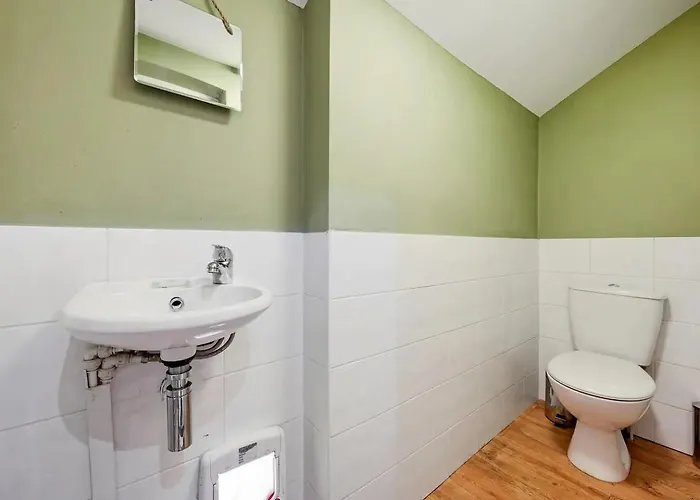 Spacious Near United Stadium - Pass The Keys Tatil Evi *