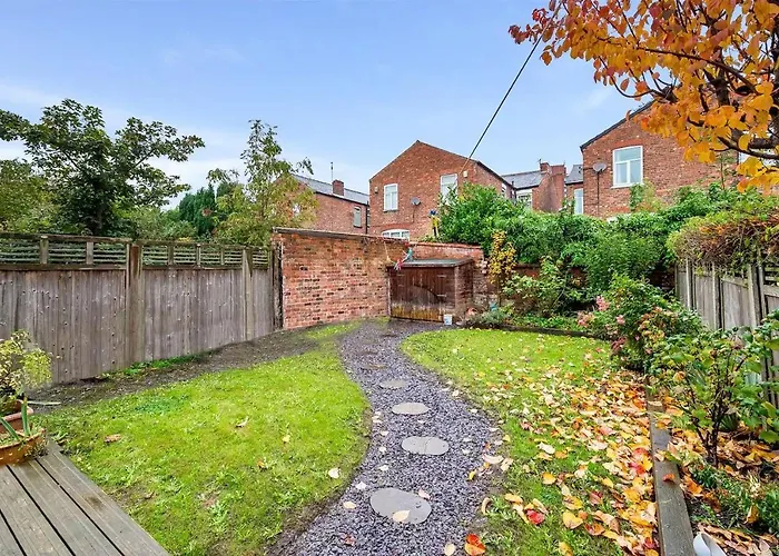 Casa vacanze Spacious Near United Stadium - Pass The Keys *