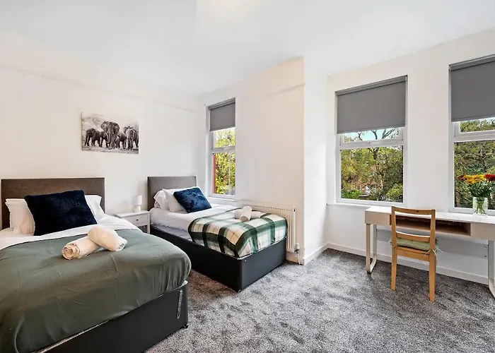 Spacious Near United Stadium - Pass The Keys Casa vacanze Manchester