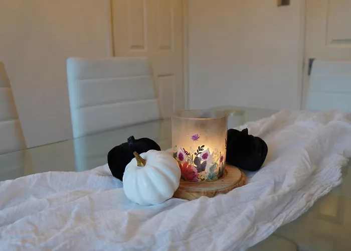 Holiday home Cromwell House