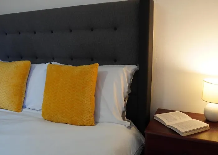 Cromwell House Holiday home *