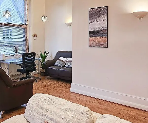 Dom wakacyjny Carlton Co-living - Private Self-cater Manchester