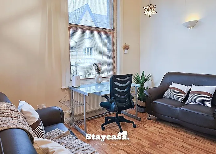 Carlton Co-living - Private Self-cater Manchester