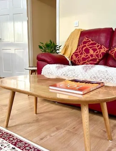 Flat In Manchester, Ardwick 아파트 *