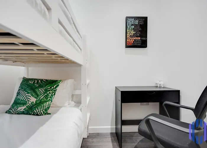 Stylish 4bd - Coop Live - Etihad - Parking - Ev