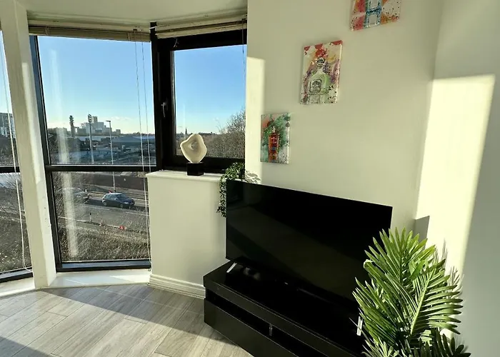 Lux Livin' - Luxury 2 Bed With Free Parking Mánchester