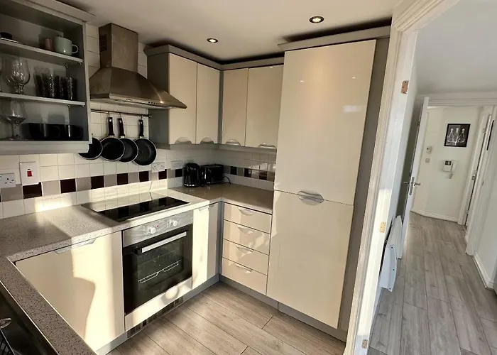 Apartmán Lux Livin' - Luxury 2 Bed With Free Parking *