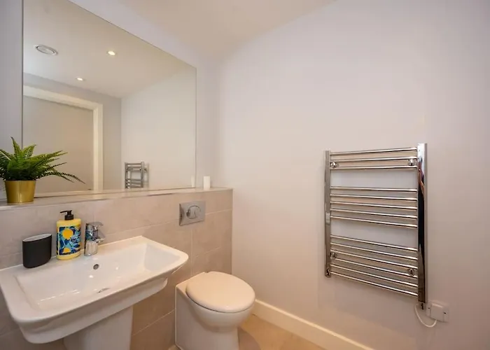 Stunning Brand New 3 Bed By Valore Services Apartamento