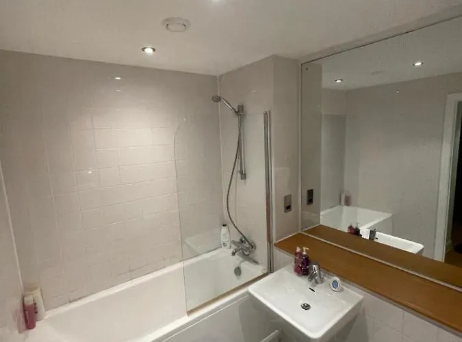 Old Trafford Cityview En-suite Apt Daire