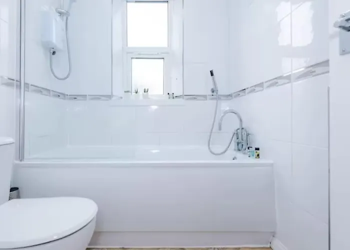 Spacious 4-bed House Prázdninový dům Manchester