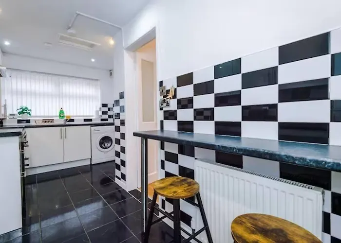 Spacious 4-bed House