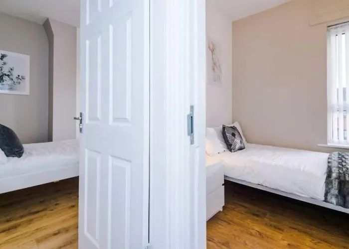 Spacious 4-bed House