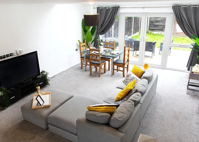 Cozy Townhouse In The Heart Of Greater Prázdninový dům