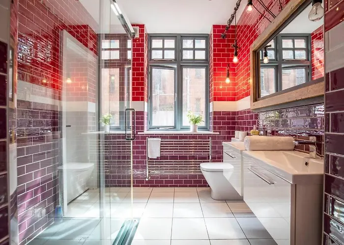 Townhouse With Roof Terrace *