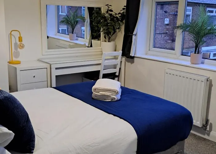 The Heart - Cosy 3 Bedroom House With Double Driveway And Garden In 펜션 맨체스터