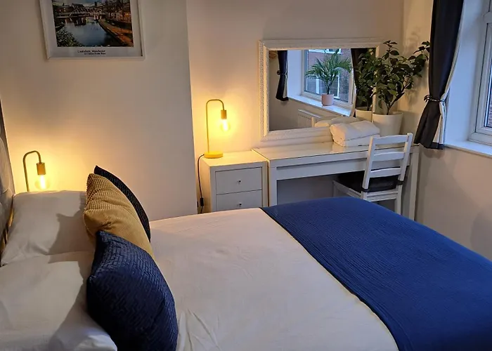 The Heart - Cosy 3 Bedroom House With Double Driveway And Garden In