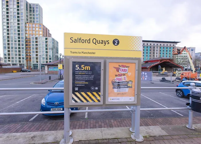 2 Bed Ensuite With Fantastic Night View And Old Trafford Stadium