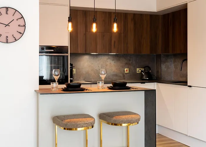 Luxurious Two-bed Stay: Mcr