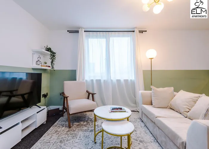 Elm , Collection Of Available Near Media , Free Parking