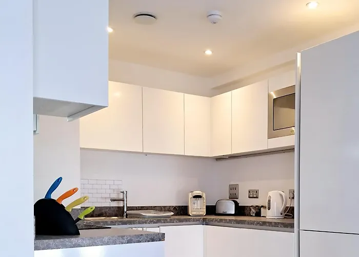 Appartement 5mins Jd Gym Supermarket Retail M60 Centre Salford Queys Media *