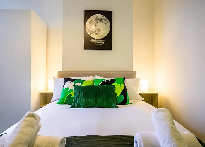 Serviced Northernnightzzz - The Park