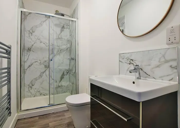 Free Parking - Beautiful 2-br Flat In * Manchester